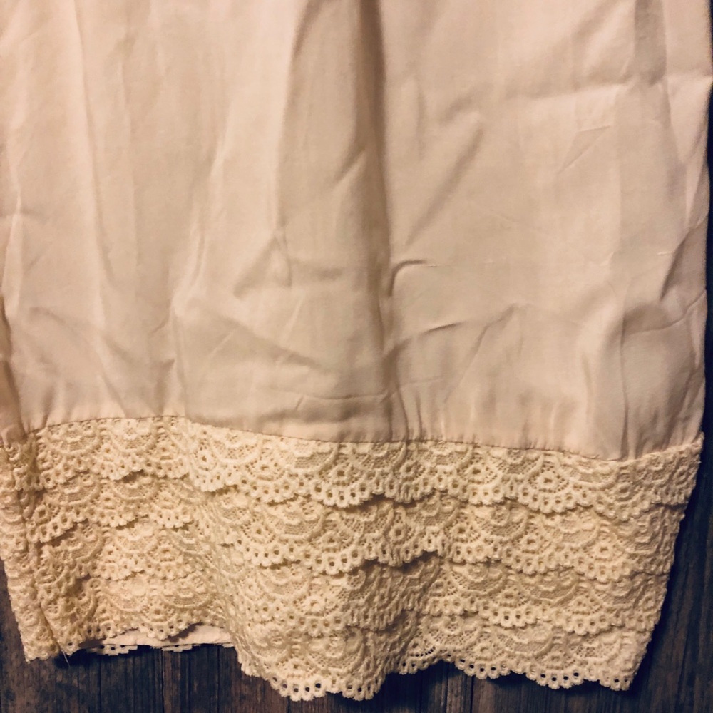 L&B Ruffled pants - Picture 5 of 6